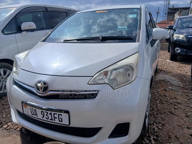 Toyota Ractis 2011 White