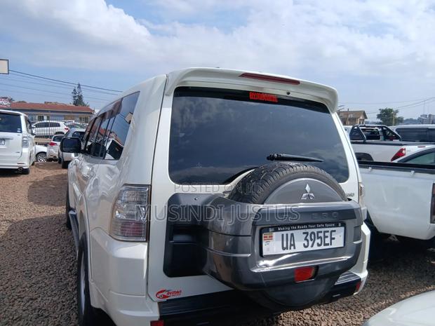 Mitsubishi Pajero 2011 White