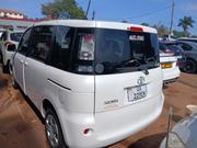 Toyota Sienta 2012 White for sale