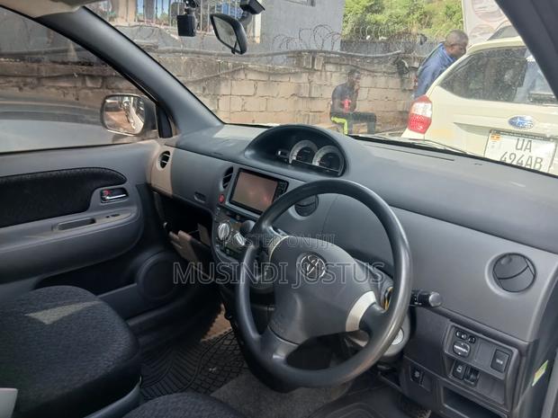 Toyota Sienta 2012 White
