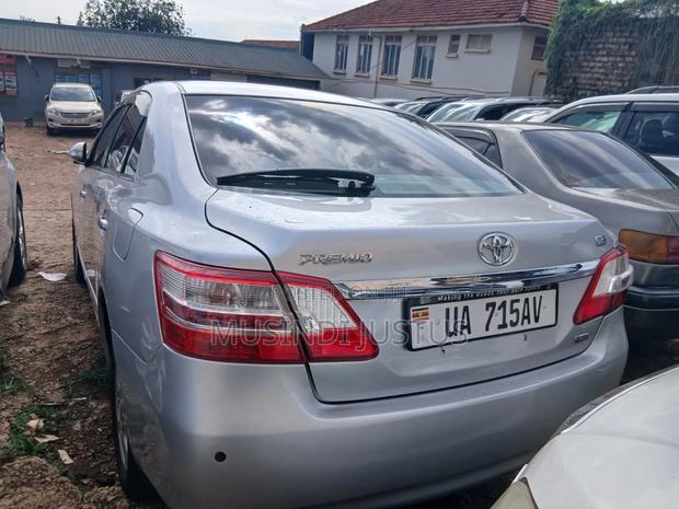 Toyota Premio 2010 Silver