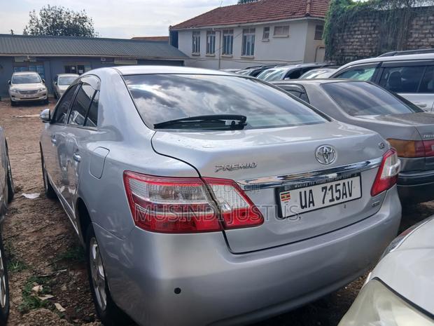 Toyota Premio 2010 Silver