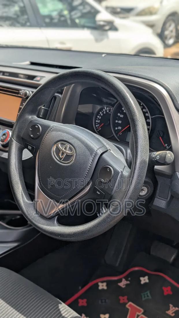 Toyota RAV4 LE AWD (2.5L 4cyl 6A) 2017 Black