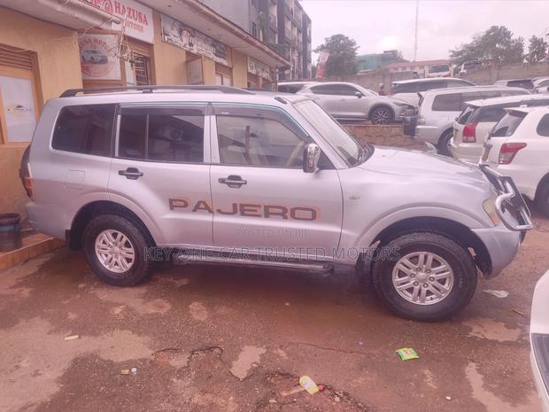 Mitsubishi Pajero Sport 2004 Brown