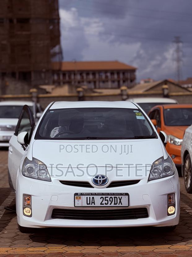 Toyota Prius 2011 White