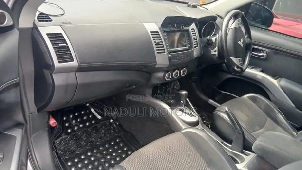 Mitsubishi Outlander 2010 Silver