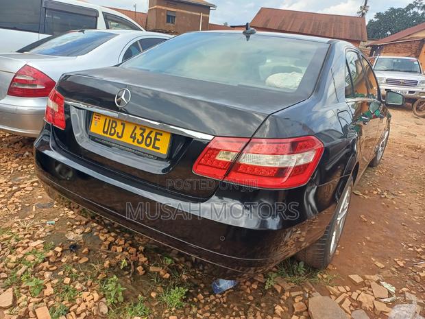 Mercedes-Benz E300 2010 Black