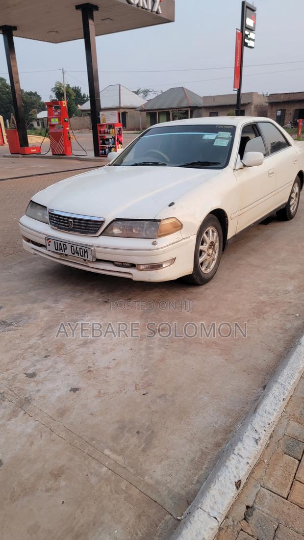 Toyota Mark II 2.0 (X80) 1990 White