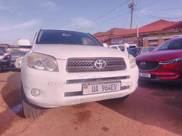 Toyota RAV4 Sport I4 4x4 2006 White
