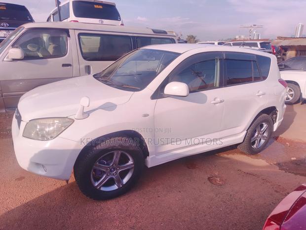 Toyota RAV4 Sport I4 4x4 2006 White