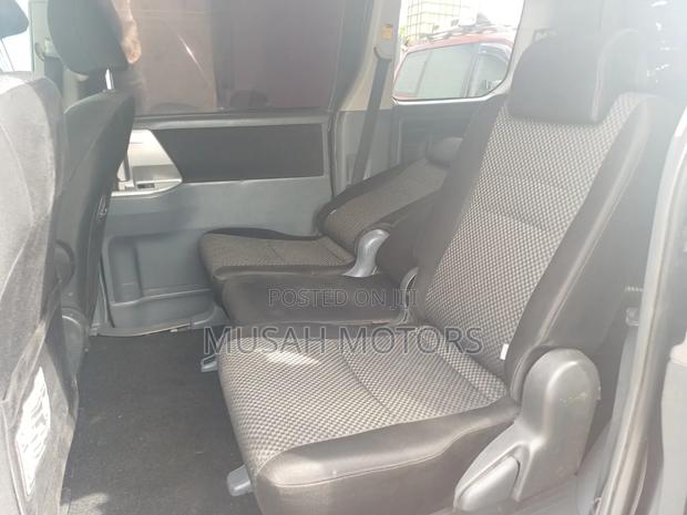 Toyota Noah 2012 Black