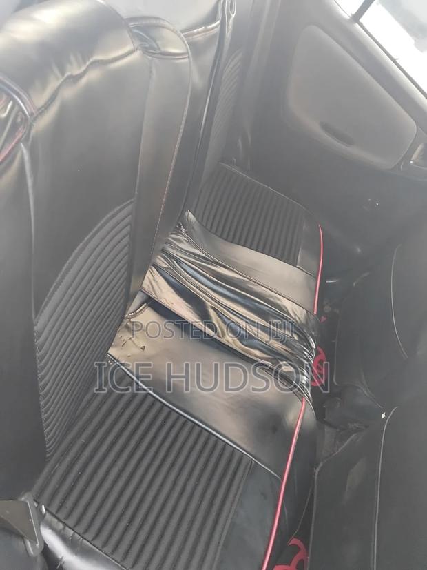 Toyota Vitz 2001 Silver