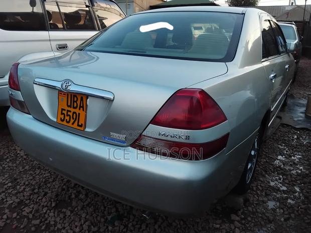 Toyota Mark II 2002 Silver