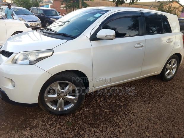 Toyota IST 2010 White