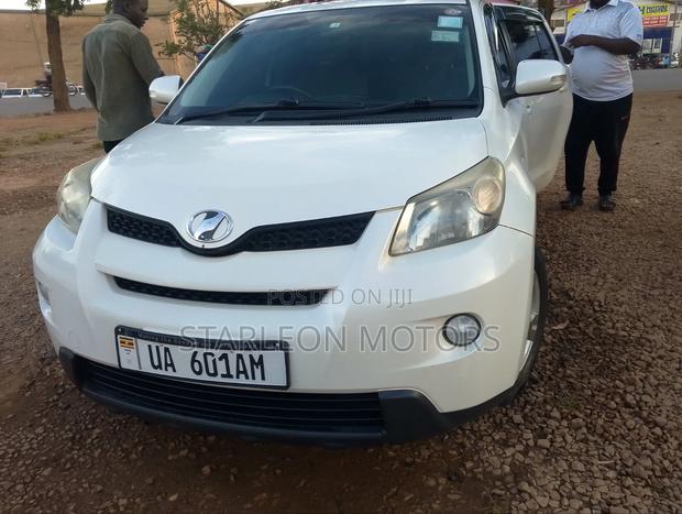 Toyota IST 2010 White