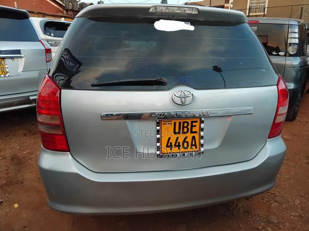 Toyota Wish 2006 Gray