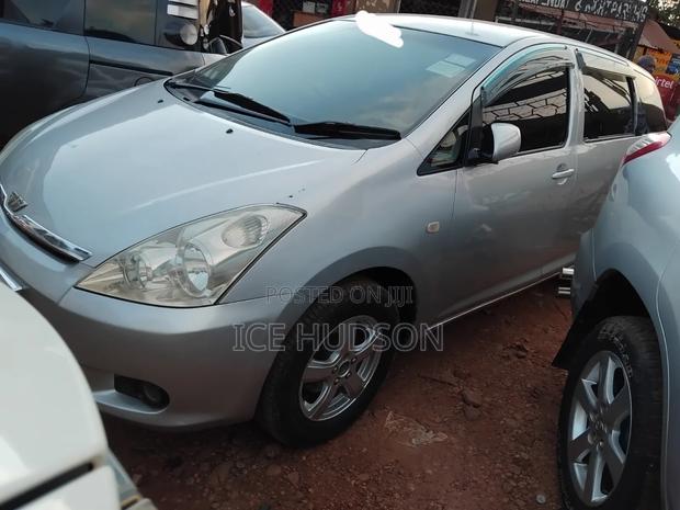Toyota Wish 2006 Gray