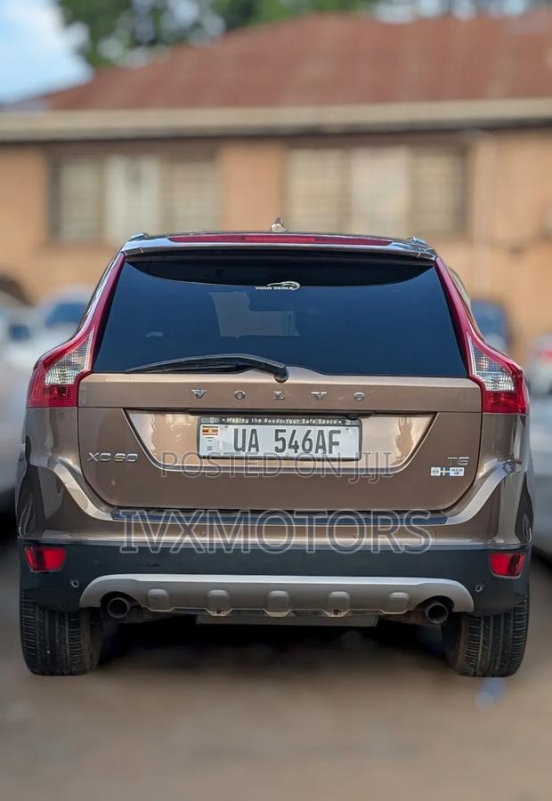 Volvo XC60 2011 Brown