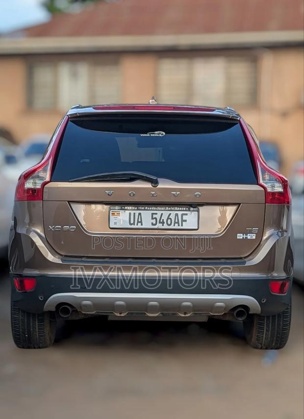 Volvo XC60 2011 Brown