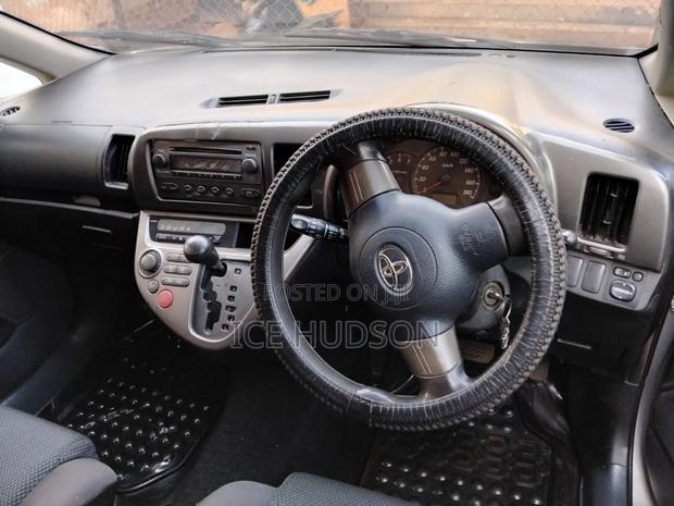 Toyota Wish 2003 Silver