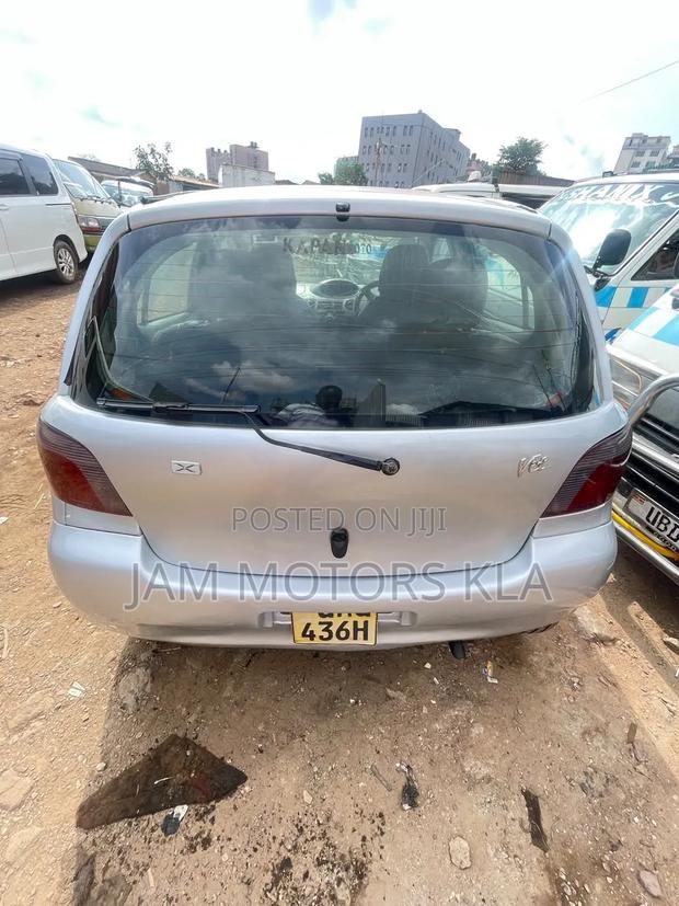 Toyota Vitz 1.3 FWD 5dr 2018 Silver