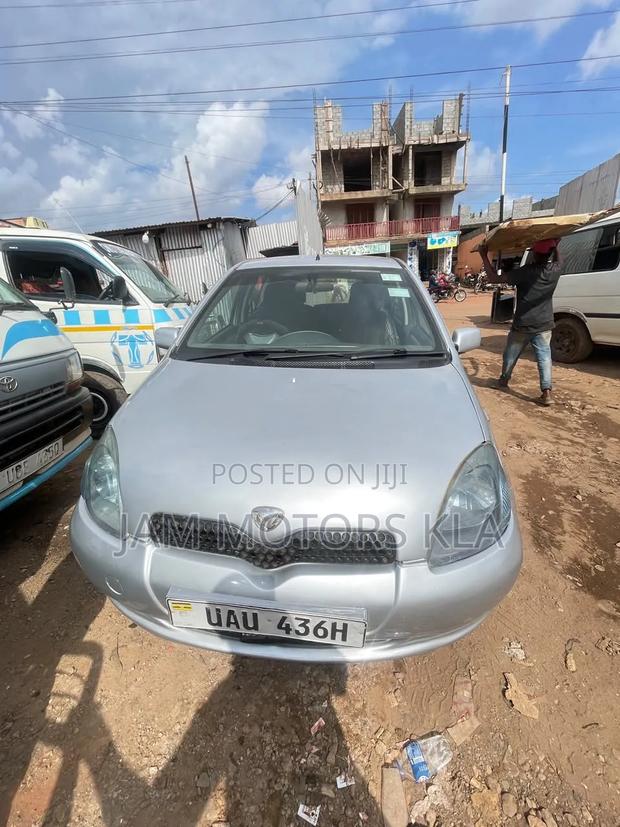 Toyota Vitz 1.3 FWD 5dr 2018 Silver