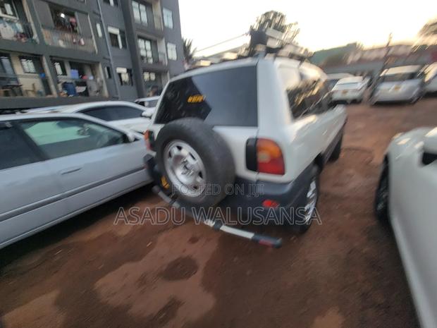 Toyota RAV4 1999 Silver