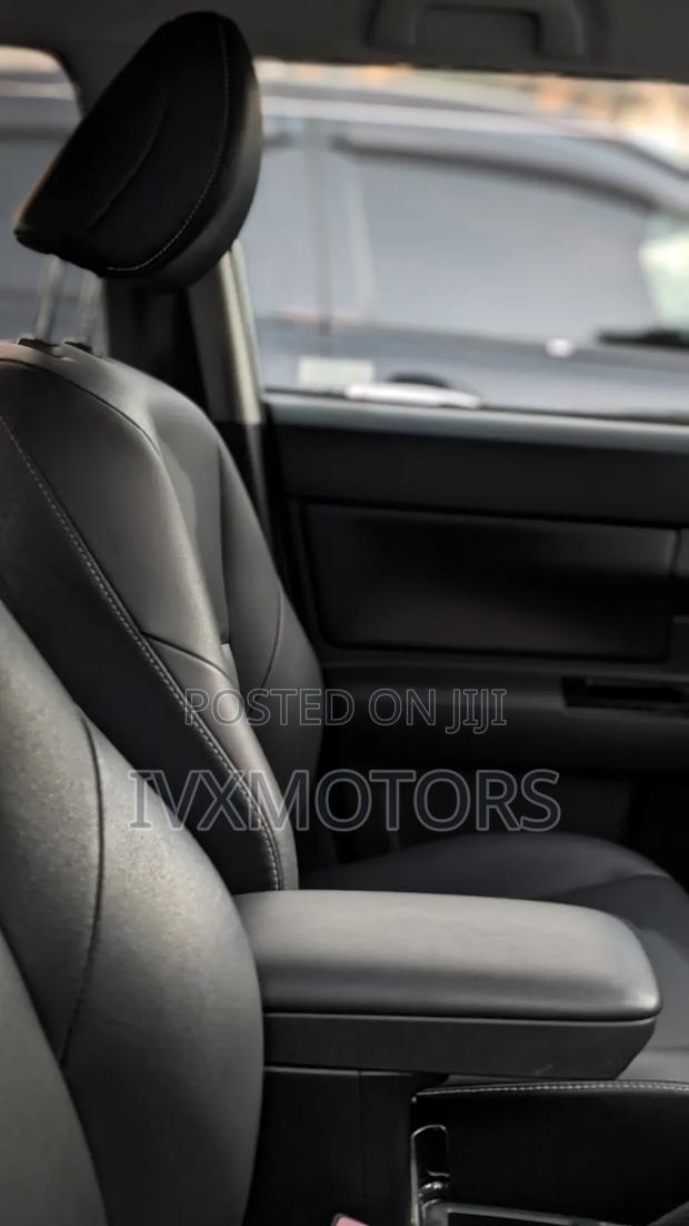 Toyota Corolla Rumion Hatchback 1.5 FWD 2012 White
