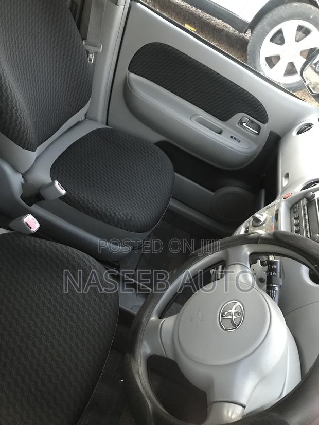 Toyota Sienta 2007 Gray