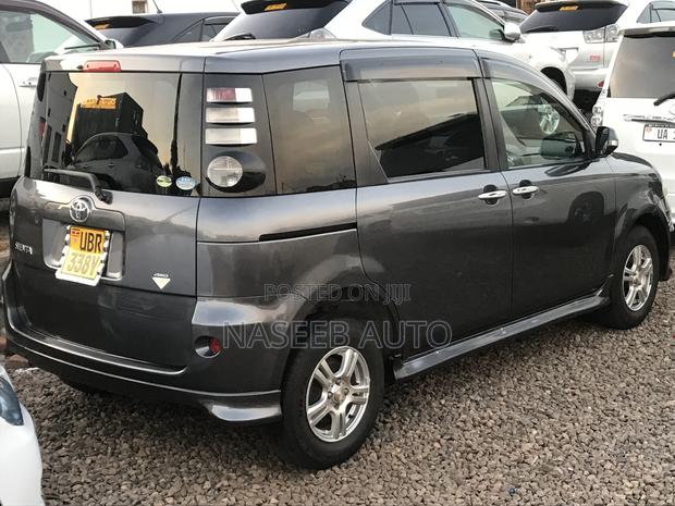 Toyota Sienta 2007 Gray