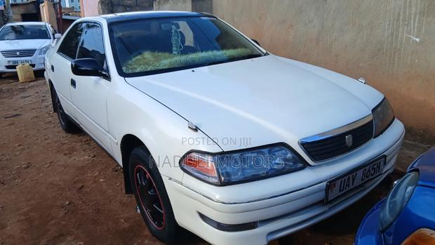 Toyota Mark II 2.0 RWD 2002 White