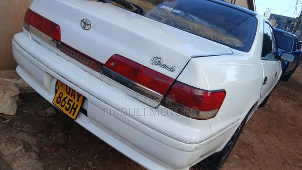 Toyota Mark II 2.0 RWD 2002 White