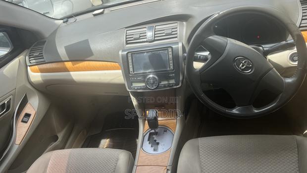 Toyota Premio 2009 Silver