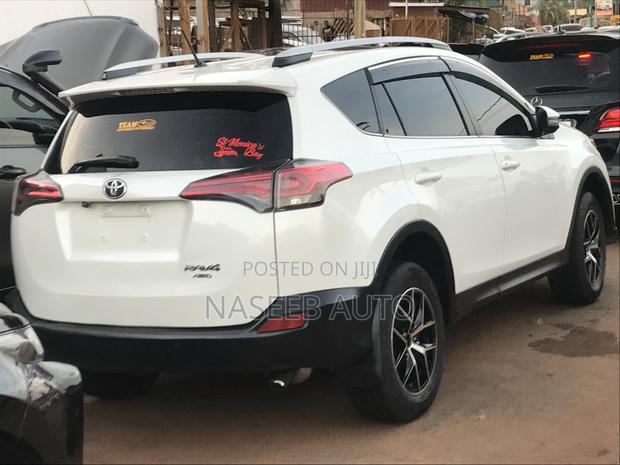Toyota RAV4 2014 White