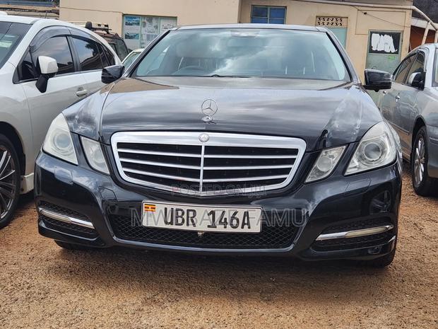 Mercedes-Benz E300 2011 Black