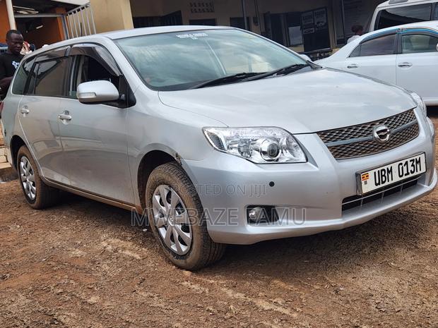 Toyota Corolla Fielder 2010