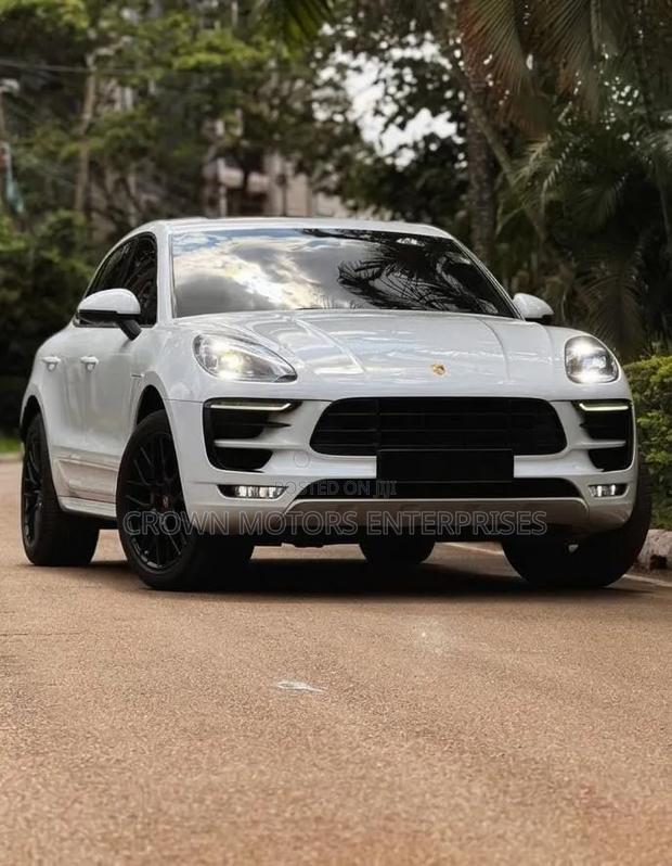 Porsche Macan GTS 2018 White