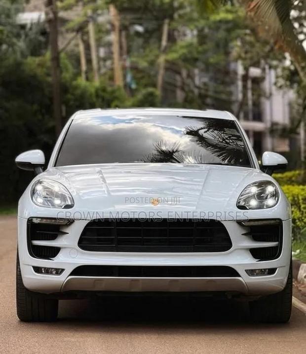 Porsche Macan GTS 2018 White