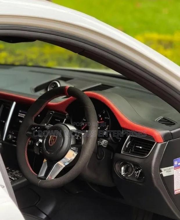Porsche Macan GTS 2018 White