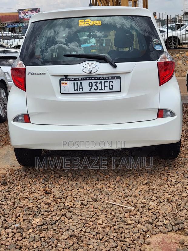 Toyota Ractis 2011 White