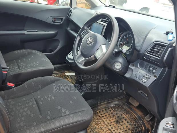 Toyota Ractis 2011 Brown