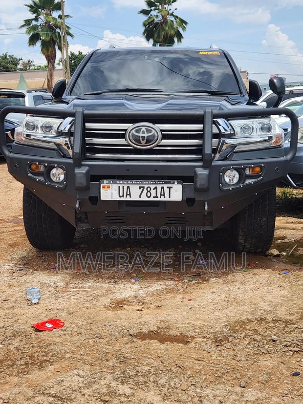Toyota Land Cruiser 2017 Black