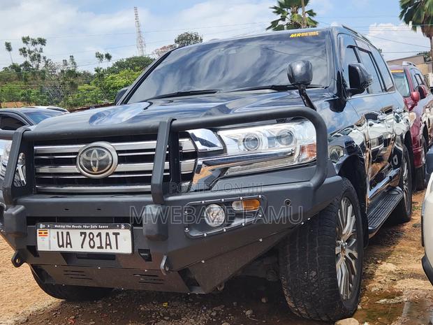 Toyota Land Cruiser 2017 Black