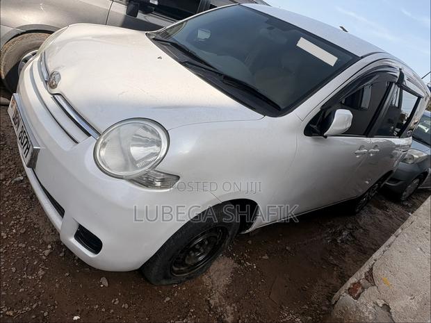 Toyota Sienta 1.5 AWD 2009 White