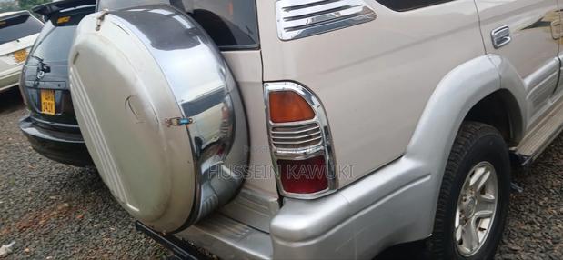 Toyota Land Cruiser Prado 2000 Silver
