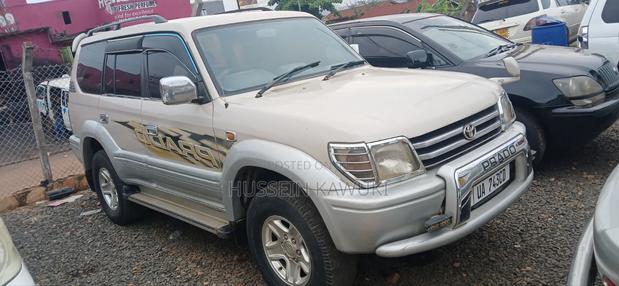 Toyota Land Cruiser Prado 2000 Silver
