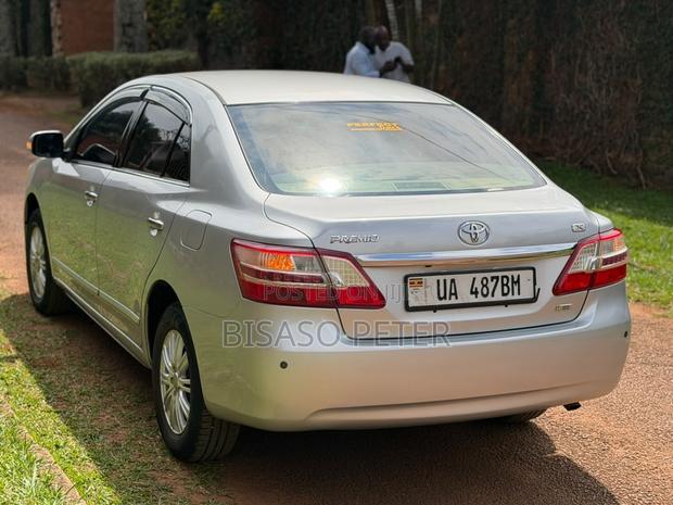 Toyota Premio 2011 Silver