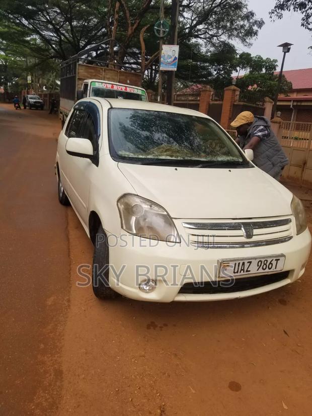 Toyota Raum 1.5 AWD 2006 Gold
