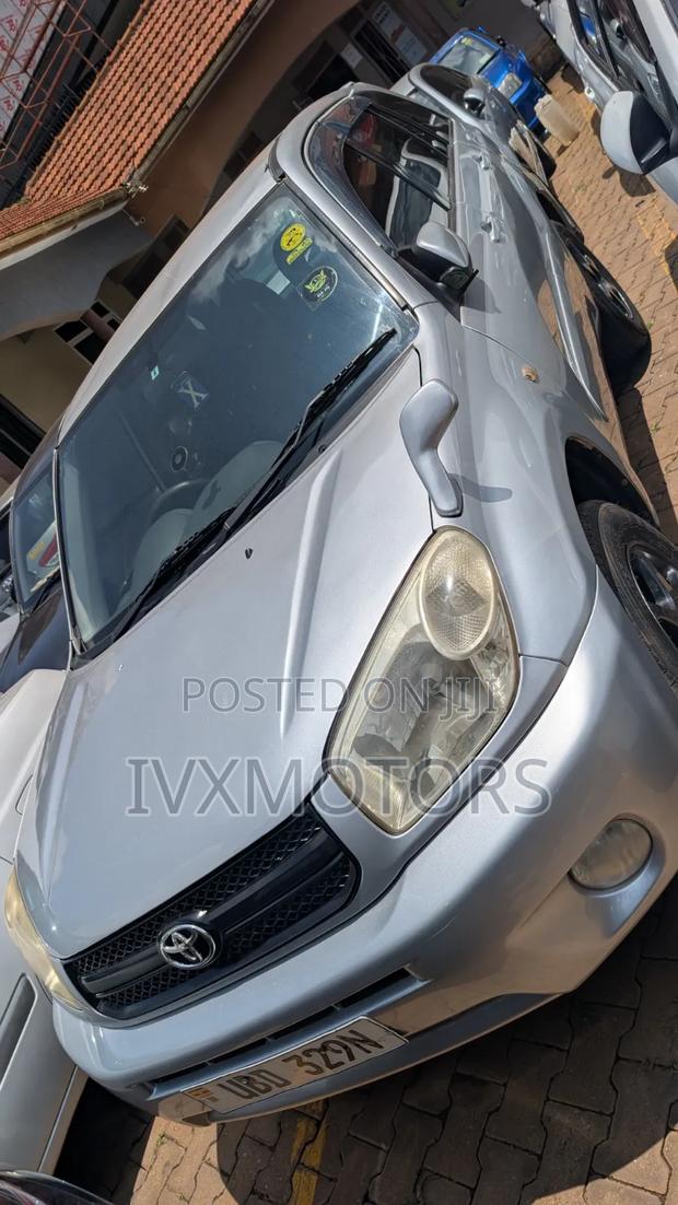 Toyota RAV4 Automatic 2002 Silver