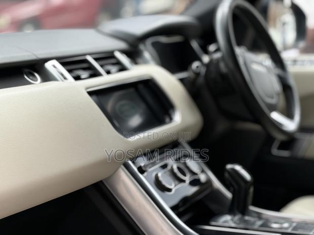 Land Rover Range Rover Sport HSE 4x4 (3.0L 6cyl 8A) 2016 Black